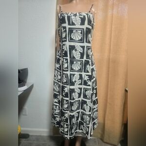 Chic Black and White Patterned Midi Dress